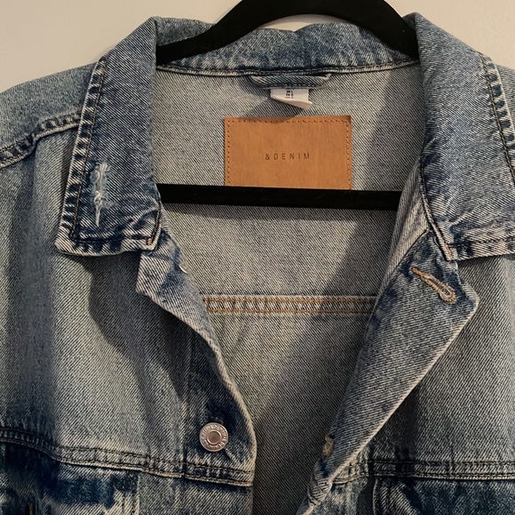 ❌SOLD❌🤍H&M🤍 DISTRESSED RIPPED CROP DENIM JACKET - Picture 5 of 5